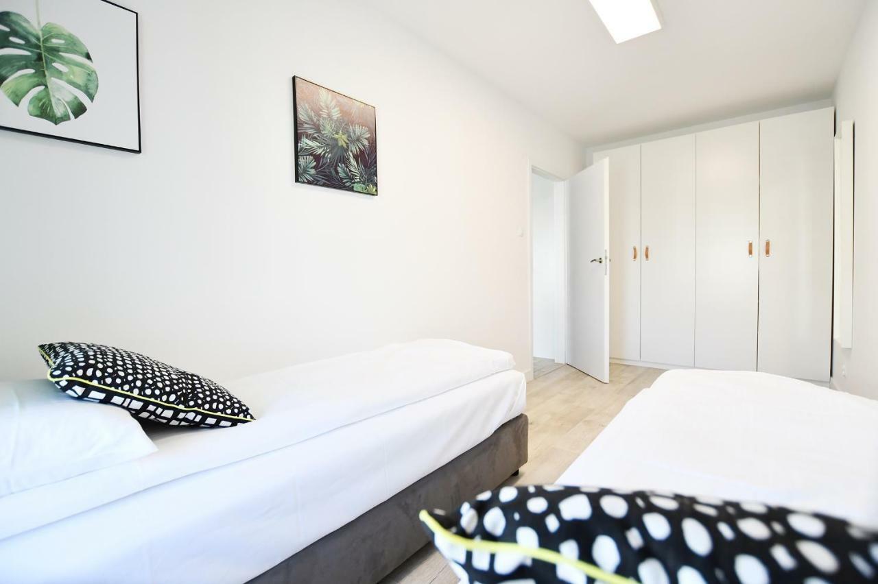 Apartament Lazur Z Miejscem Postojowym W Garazu Kołobrzeg Esterno foto